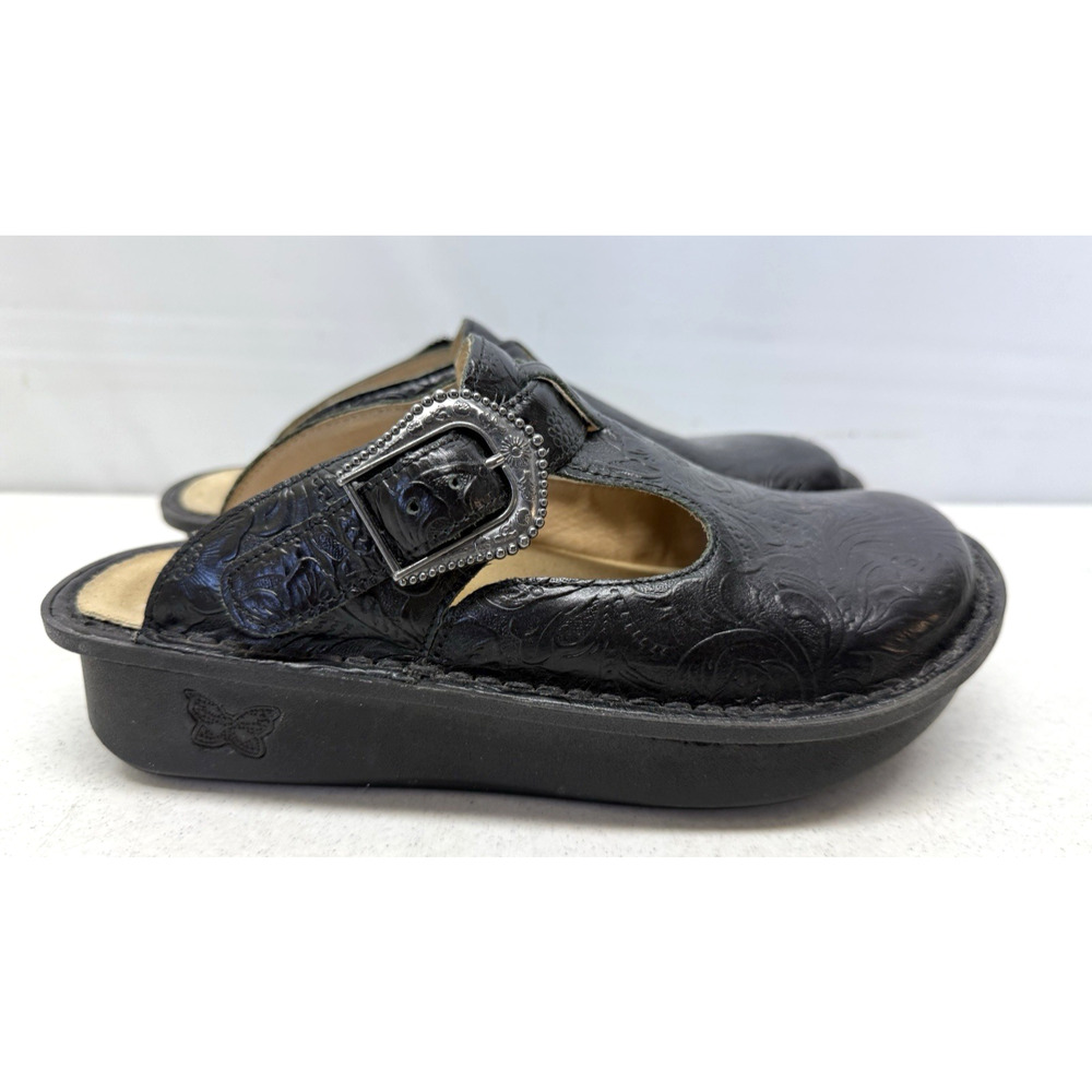 ALEGRIA ALG-429 Womens 36 / 6.5 Black Tooled Leather T-Strap Mules Clogs Shoes